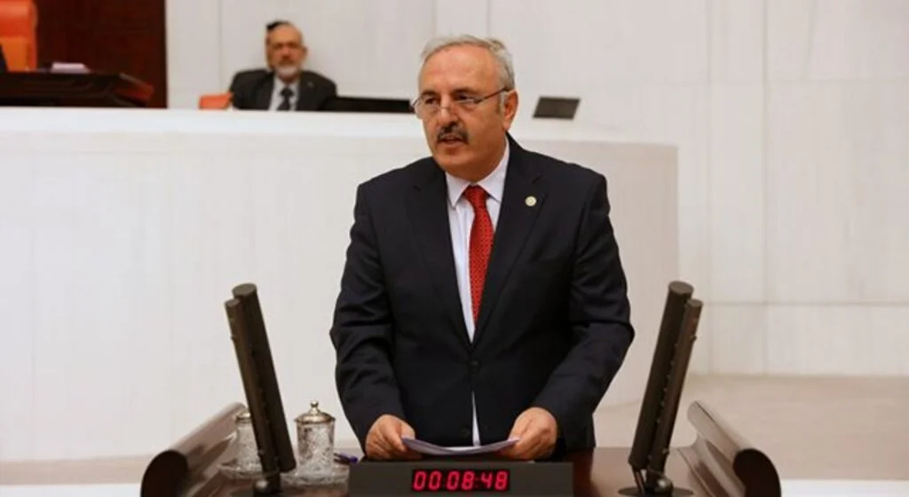 İYİ Parti Samsun Milletvekili Bedri Yaşar: Esnafı çek mağduru yapmayın!