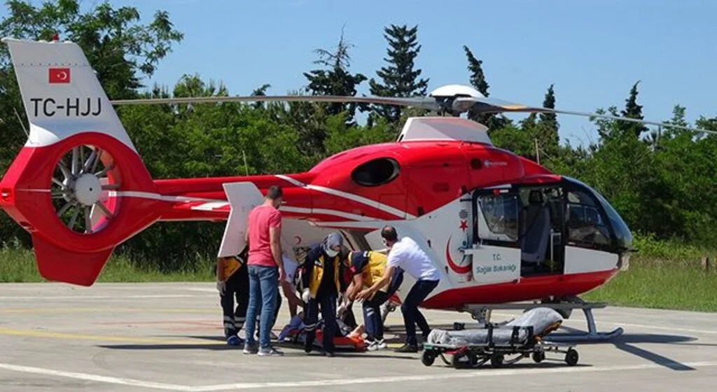 Kalp krizi geçiren 48 yaşındaki şahıs ambulans helikopter ile hastaneye yetiştirildi