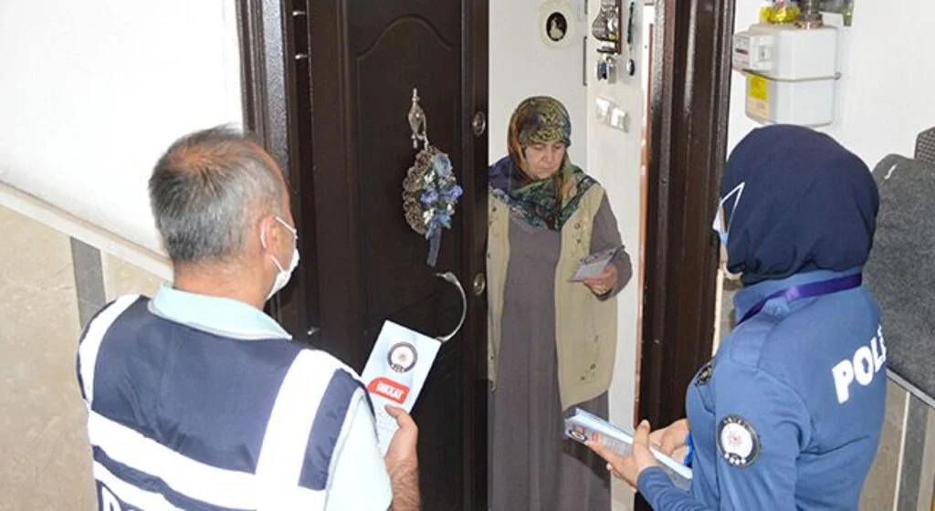 Kapı kapı hırsızlık uyarısı