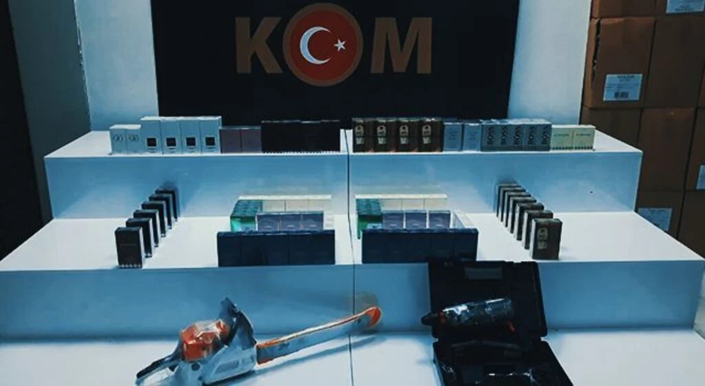 Kargodan 120 kaçak parfüm ele geçti
