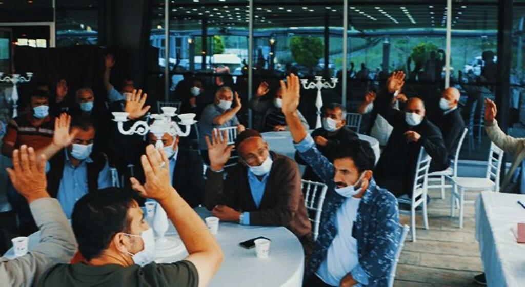 Mehmet Tural'a güven oyu 