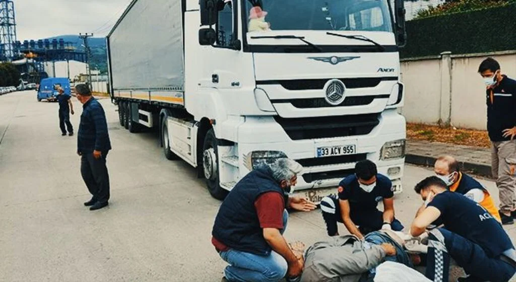 Park edilmek istenen tırdan düşerek hastanelik oldu