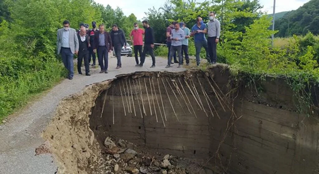 Samsun Alaçam kaymakamı Fikret Zaman'dan Sel Felaketinin Yaşandığı Bölgeye Ziyaret