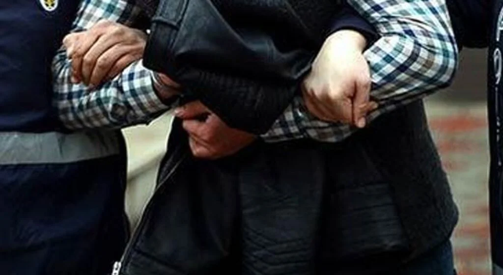 Samsun'da Evine Gittikleri Kişiyi Gasp Edenler Tutuklandı!