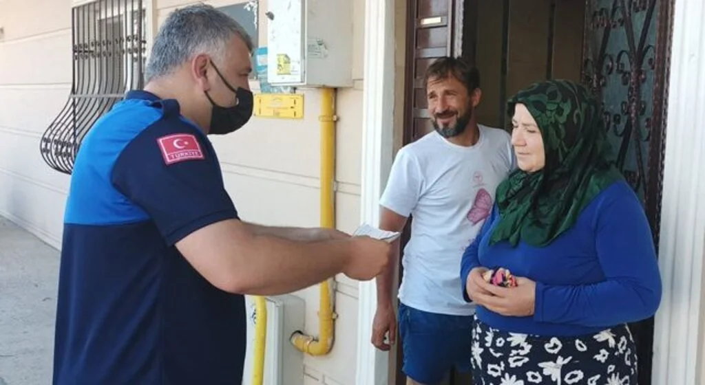 Samsun'da Hatice teyzenin pazarda kaybettiği kurban parası zabıtanın çabasıyla bulundu