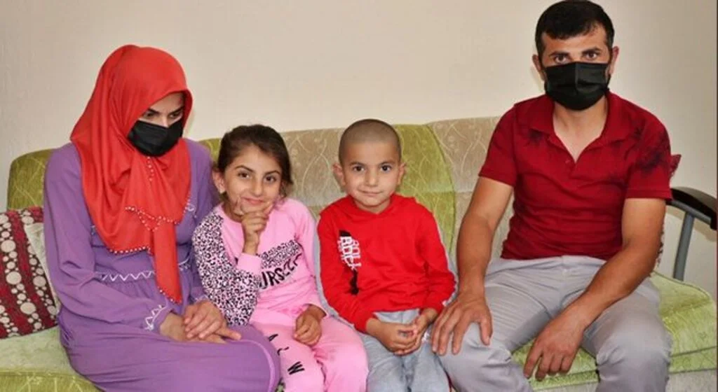 Samsun'da iki çocukları da hasta olan aile tedavi için yardım bekliyor