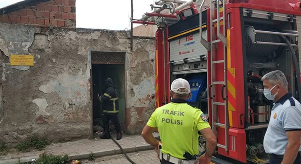 Samsun'da Metruk binada yangın çıktı