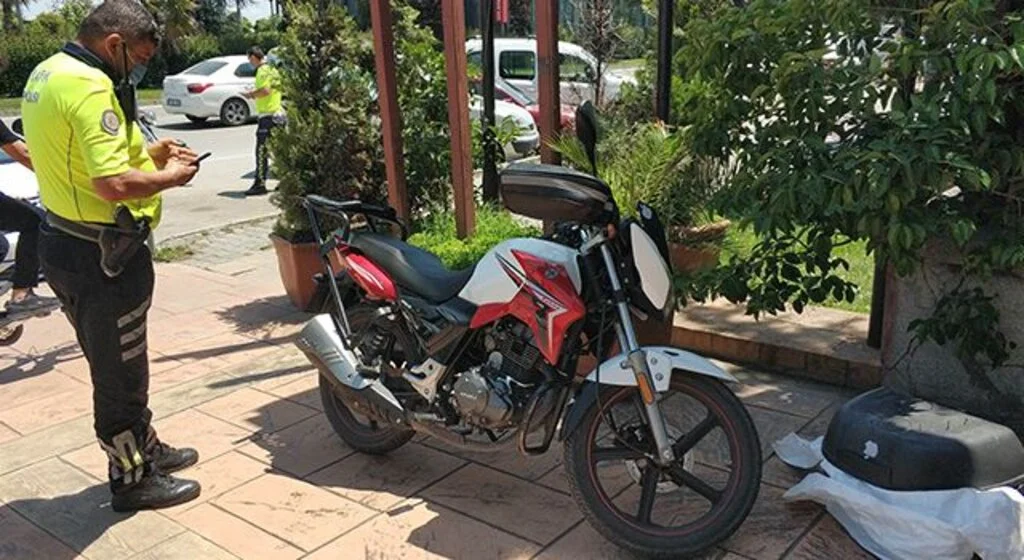 Samsun'da motosiklet ile otomobil çarpıştı: 1 yaralı
