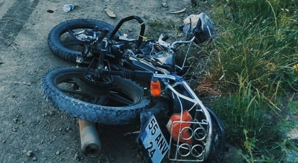 Samsun'da motosiklet kamyonla çarpıştı: 1 yaralı