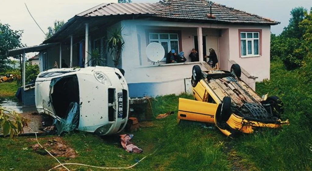 Samsun'da otomobil ile hafif ticari araç çarpıştı: 4 yaralı