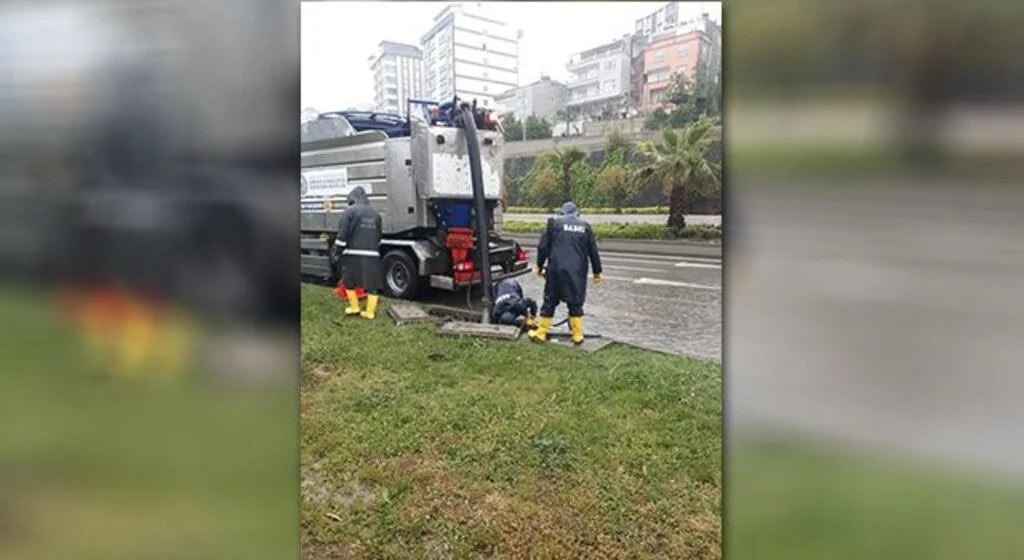 SASKİ: "Kanallardan 250 kamyon atık çıkarıldı"
