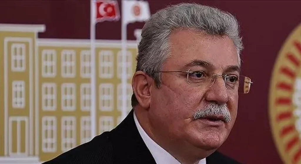 Son Dakika: AK Parti 4. Yargı Paketi'ni Meclis'e sundu