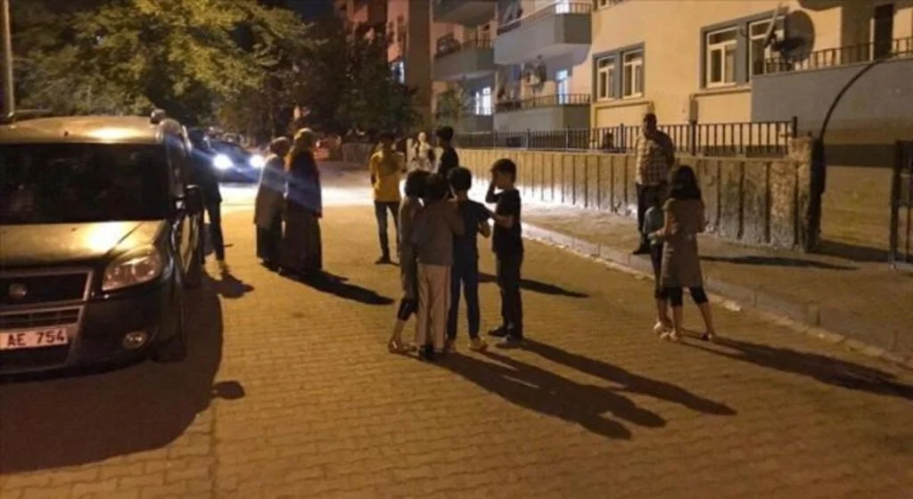Son Dakika: Bingöl'de 5,2 büyüklüğünde deprem