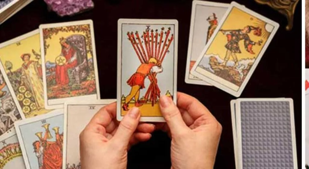 Tarot falı ile geleceğin sırlarını öğrenme