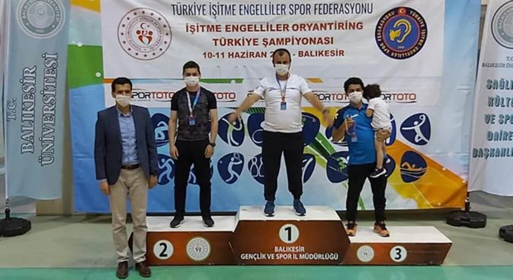 Tekkeköy Belediye Başkanı Hasan Togar, Emrah Eren'i tebrik etti