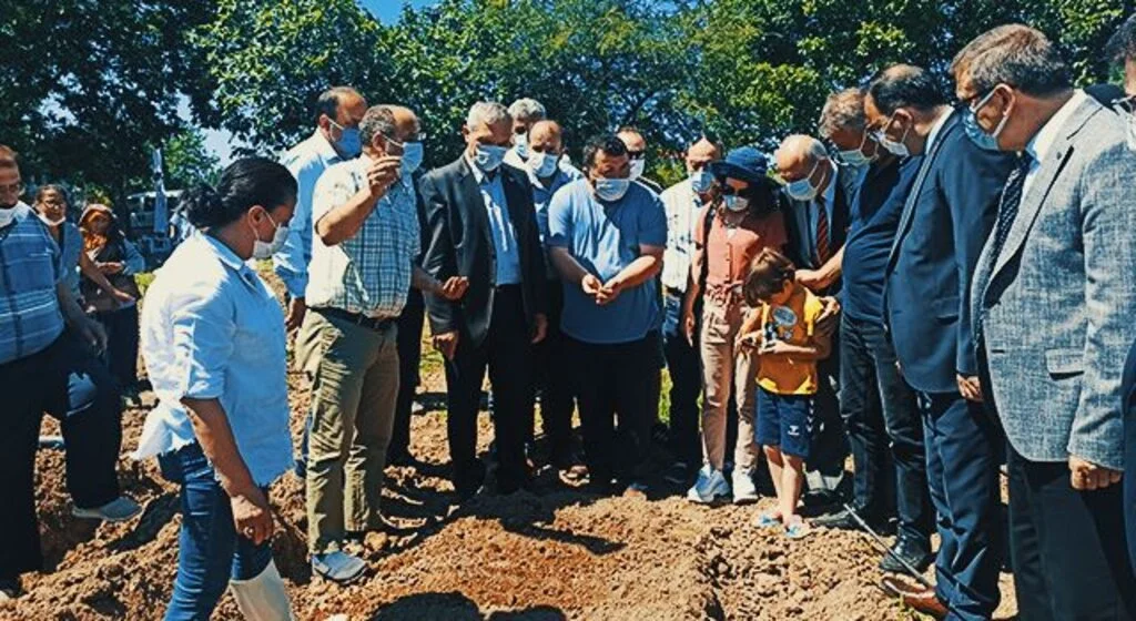 Türkiye'de tek özel izinle ekilen il olan Samsun'da üreticilere salep yumrusu dağıtıldı