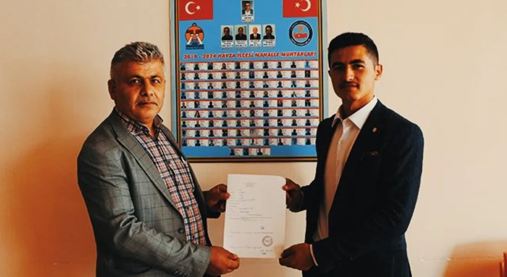 Türkiye’nin en genç muhtarı derneğe üye oldu