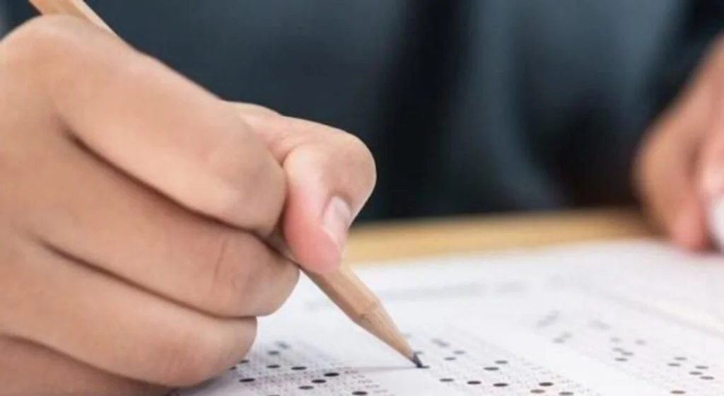 YKS zor muydu? AYT’den çıkan öğrencilerden ilk yorum geldi