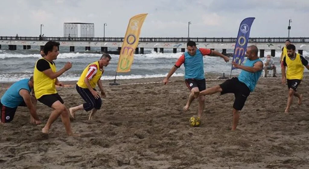 15. OMÜ Tanıtım Günleri plaj futbol müsabakaları ile başladı