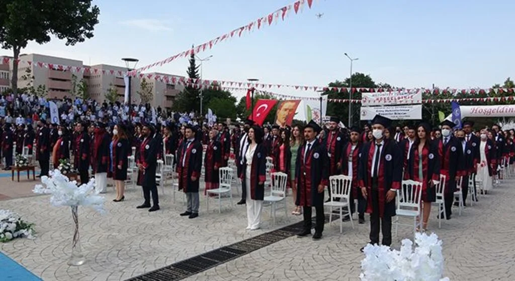 274 tıp öğrencisinin mezuniyet heyecanı
