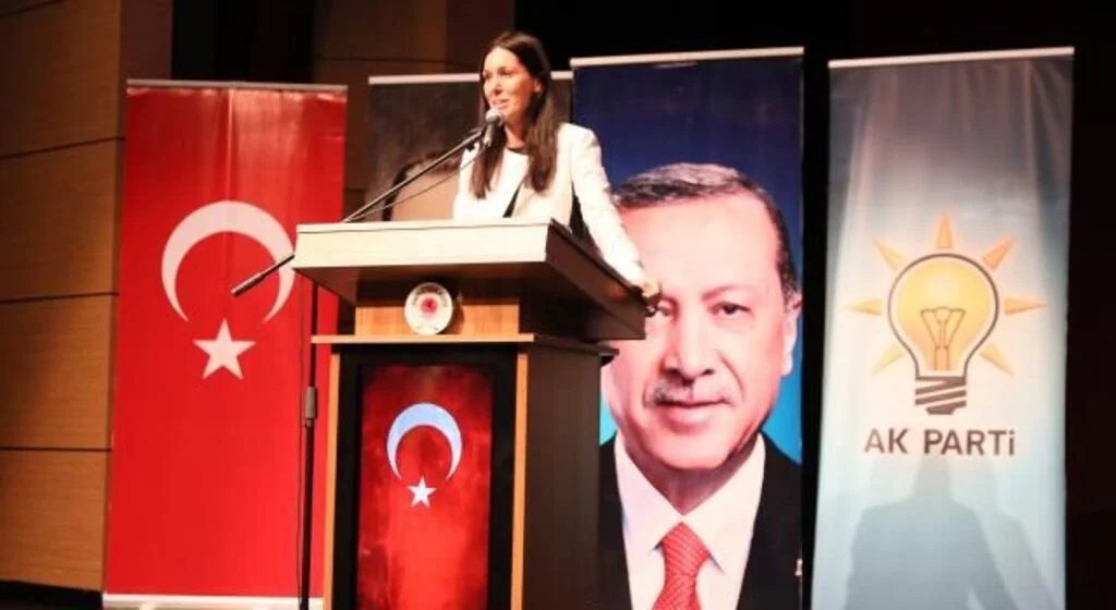 AK Partili Çiğdem Karaaslan partisinin "Atakum İlçe Danışma Meclisi Toplantısı"na katıldı