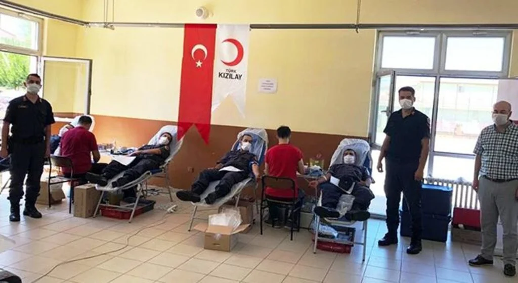 Askerlerden Kızılay’a kan bağışı