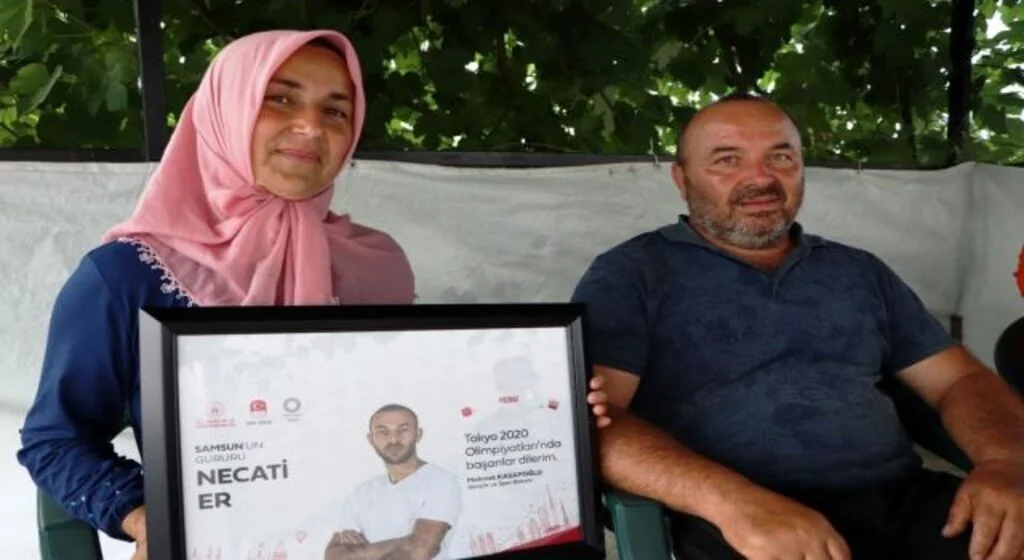 Babası istemedi, annesi süt sattı gizli gizli spora gönderdi