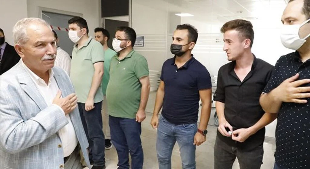 Başkan Demirtaş Son Mesai Gününde Personelle Bayramlaştı