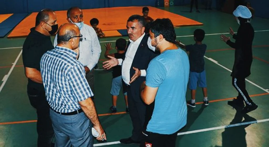 Başkan Özdemir: "İlçemize yüzme havuzu, kapalı spor salonu, 4 adet sentetik çim saha kazandırdık"