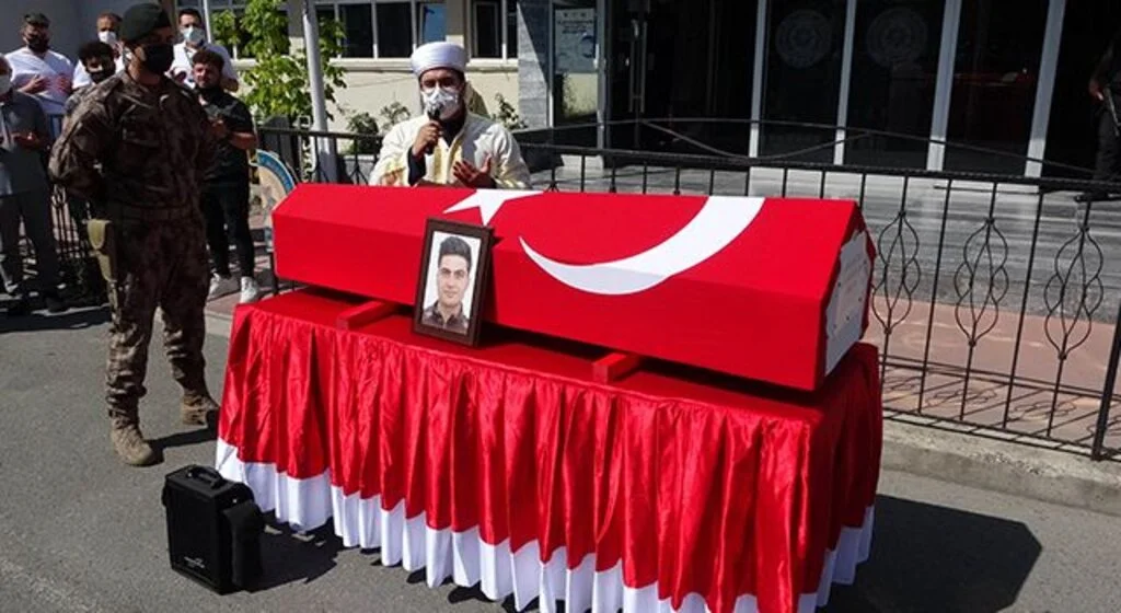 Eşinin öldürdüğü özel harekat polisi için tören düzenlendi