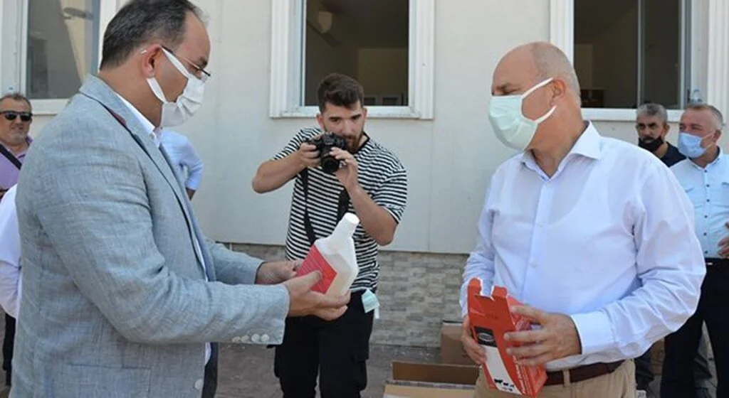 Kene ile mücadele kapsamında büyükbaş hayvanlar için kene ilacı dağıtıldı