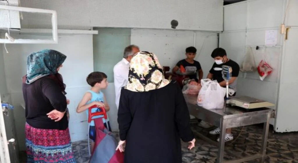 Kurbanlık telaşı yerini kıyma çektirme telaşına bıraktı