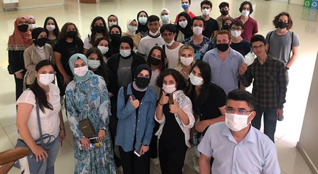 Lise öğrencileri üniversite hayatını bu proje ile öğreniyor