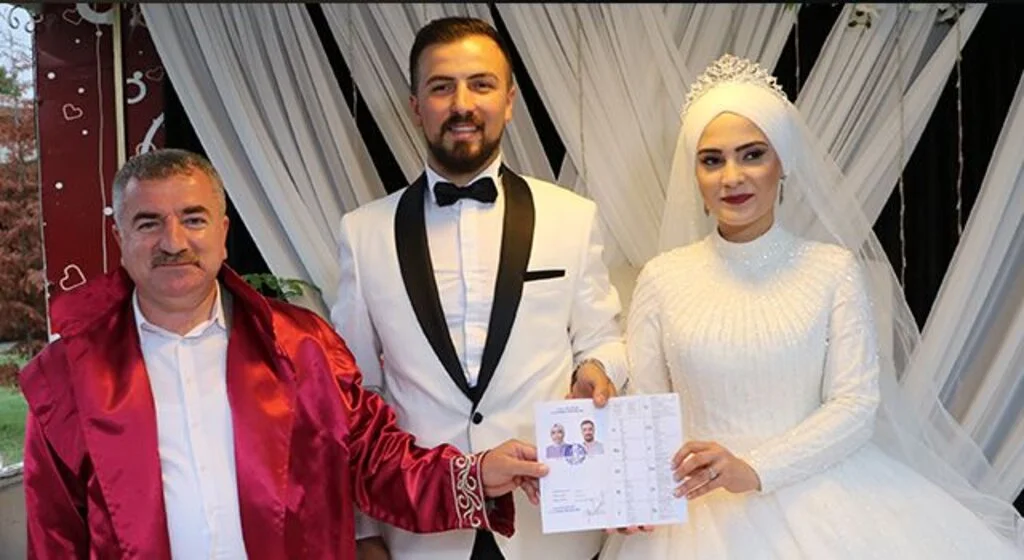Mutluluğa yelken açtılar 