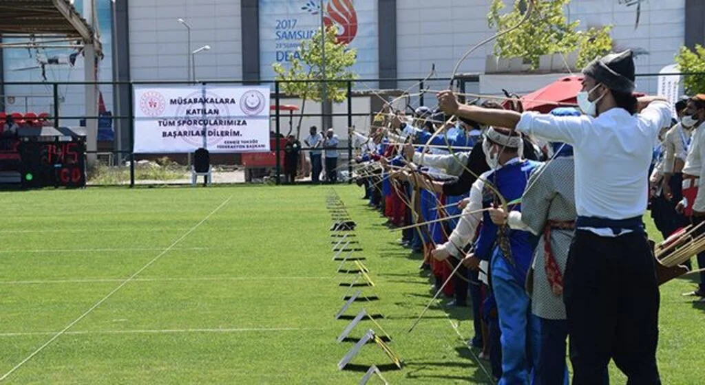 Okçular hedefi 12'den vurmak için yarıştı