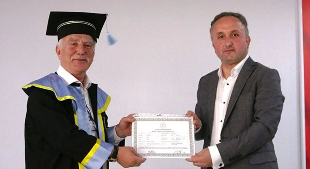 Okumanın yaşı yok: 40 yıllık hayalleri gerçek oldu
