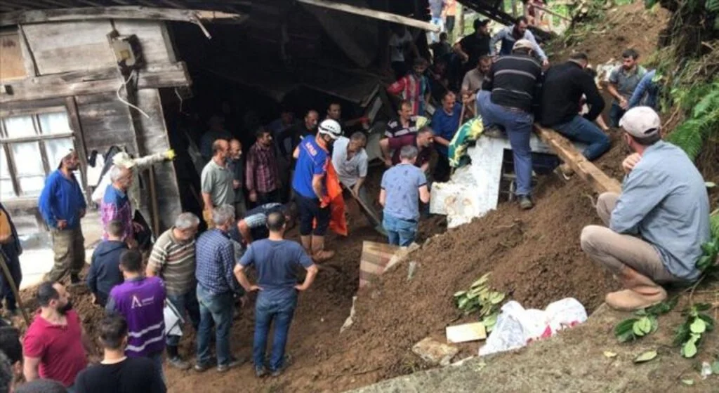 Rize'deki sel ve heyelanlarda hayatını kaybedenlerin sayısı 6'ya yükseldi