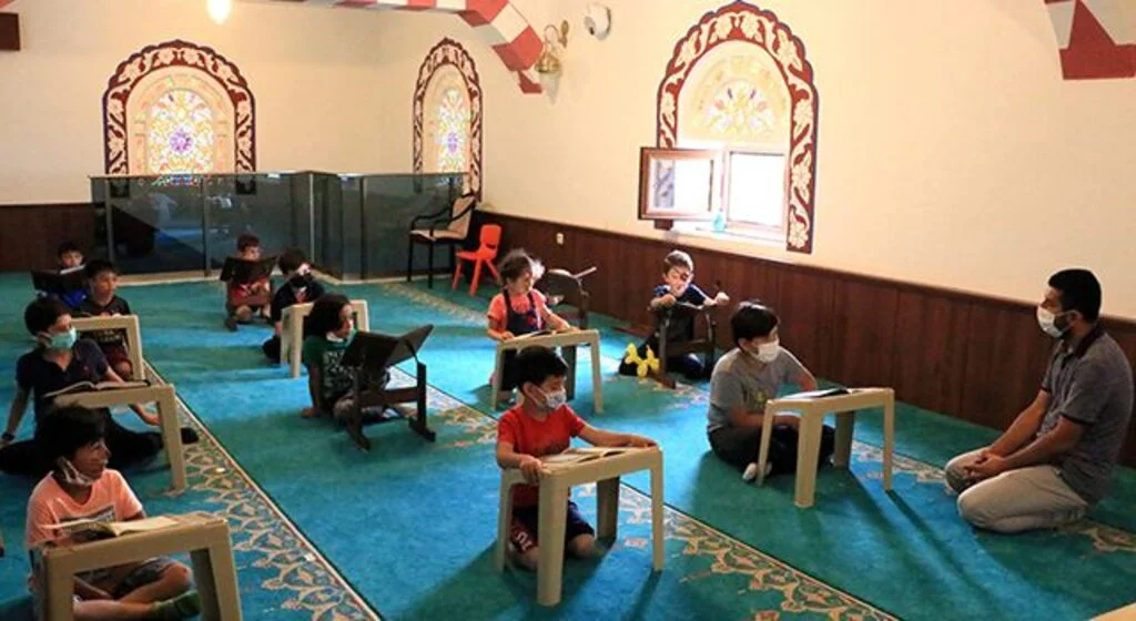 Samsun'da cami ve kurslar çocuk sesleriyle şenlendi