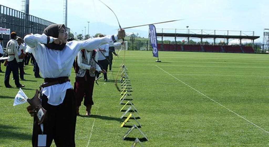 Samsun'da Geleneksel Türk Okçuluğu Açık Hava Türkiye Şampiyonası sıralama atışları yapıldı
