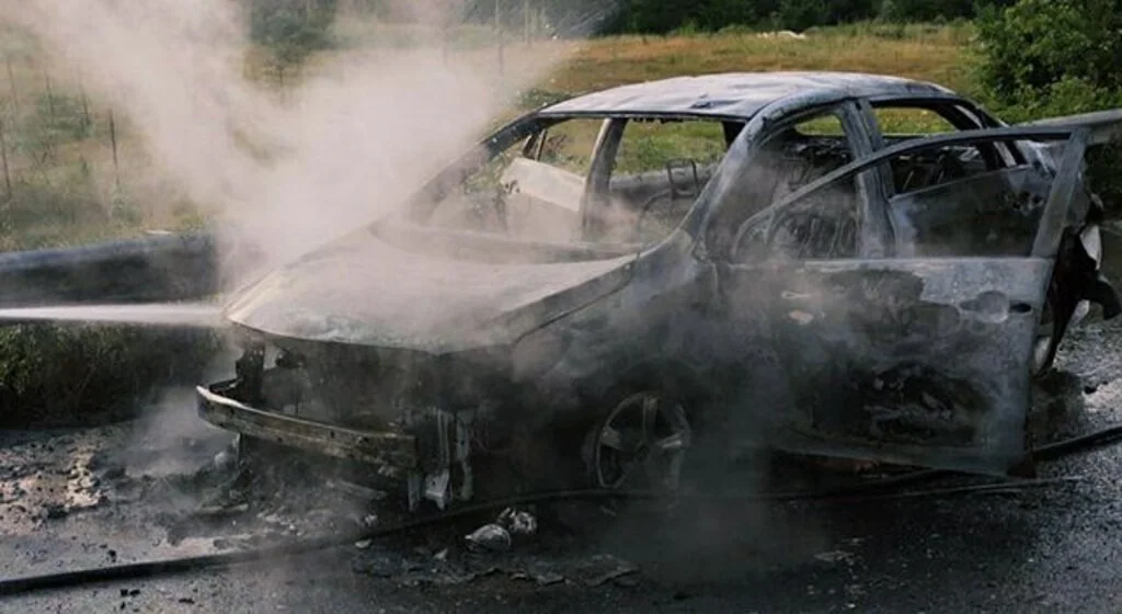 Samsun'da seyir halindeki araç alev alev yandı