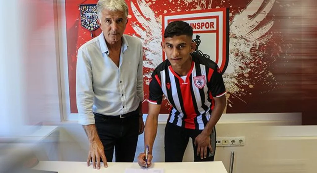 Samsunspor'da Ali Özbaskıcı profesyonel oldu