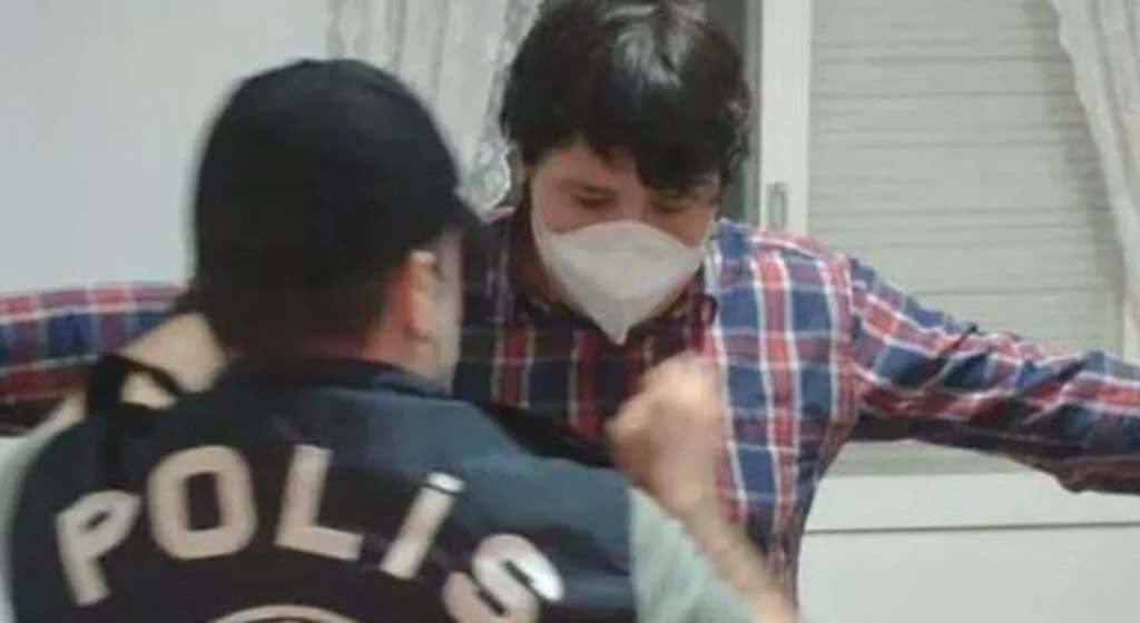 Son dakika: Türkiye'ye getirilmek için uçağa bindirilen Tosuncuk'tan ilk fotoğraflar geldi