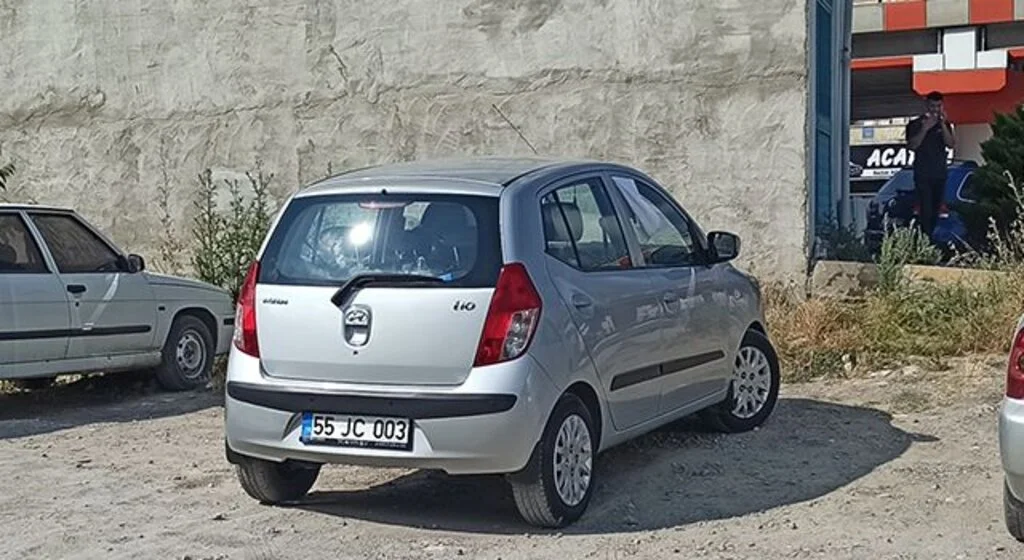 Vitesi karıştırıp duvara çarptı: 1 yaralı