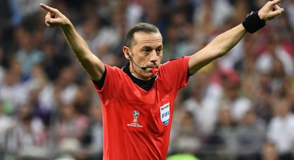 Yarı Final De Yönetti