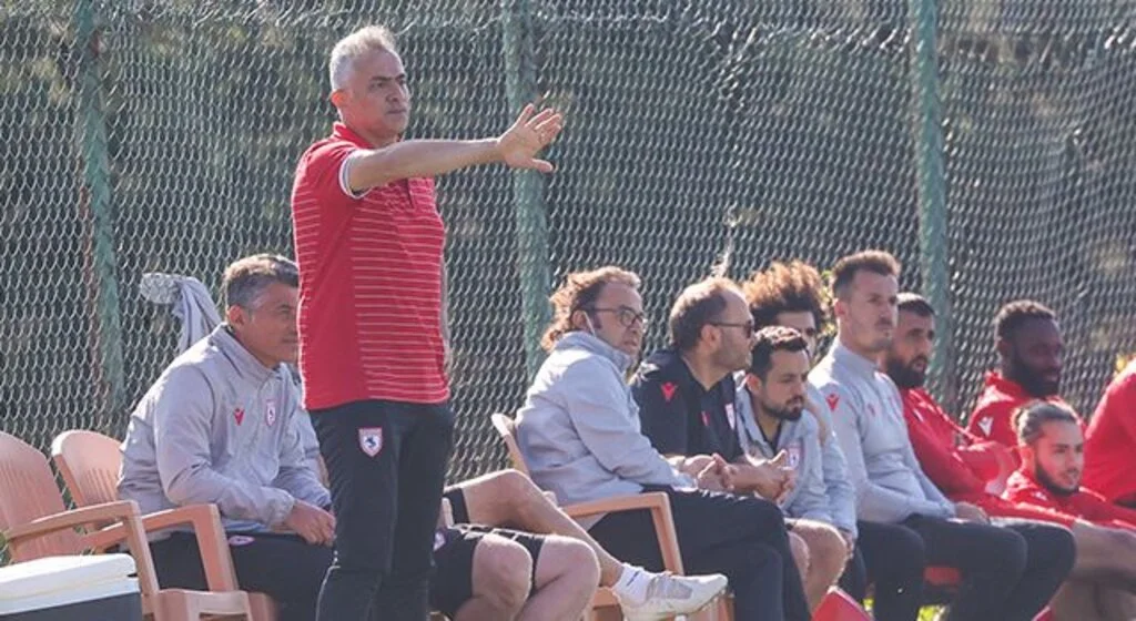 Yılport Samsunspor Teknik Direktörü Mehmet Altıparmak'tan Sakaryaspor Maçı Sonrası Açıklama