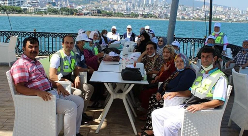 65 yaş ve üstü 35 kişiye Samsun turu