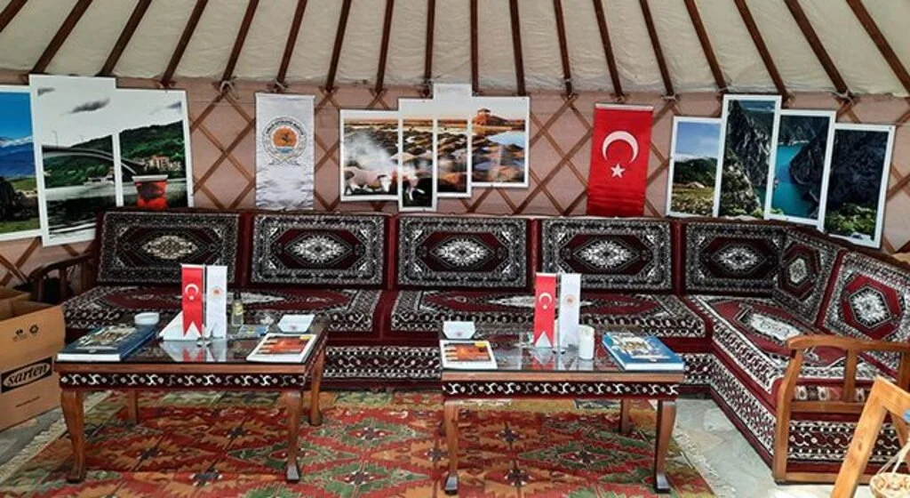Ahlat Türk Oba Çadırı’nda ‘Samsun’ standına büyük ilgi