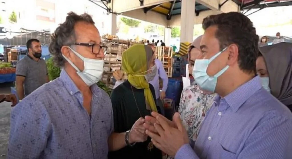 Babacan pazarda vatandaşlarla buluştu:  ‘Emekli, memur zor durumda’
