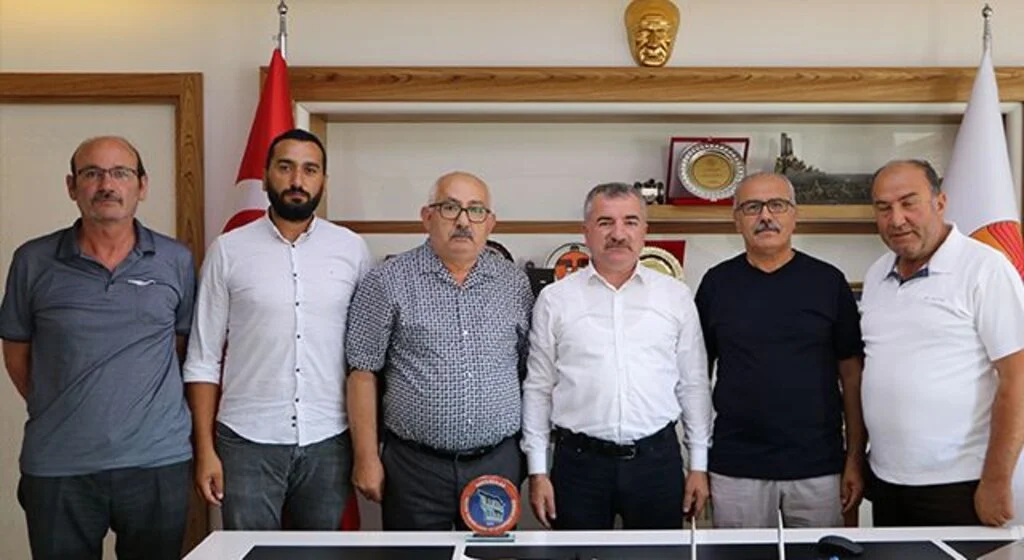 Başkan Özdemir'den derneklere destek sözü 