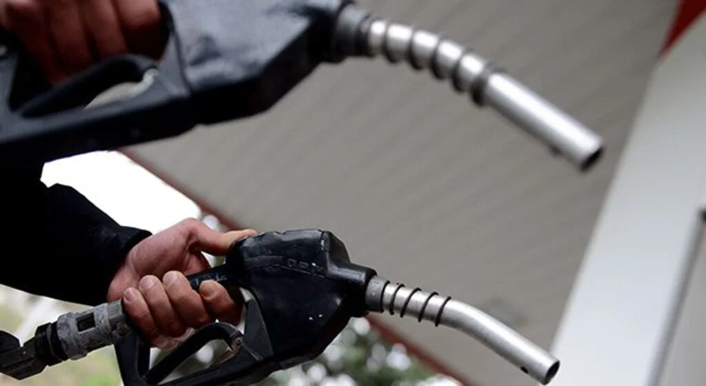 Benzine yapılan indirim fiyatlara yansımayacak